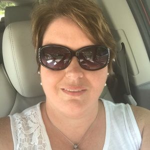 Meet your Posher, Debra